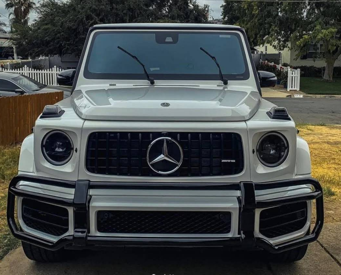 Luxury SUV hand wash